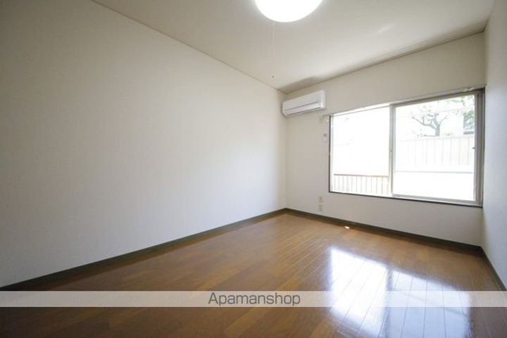 フラットニフティー105の居間