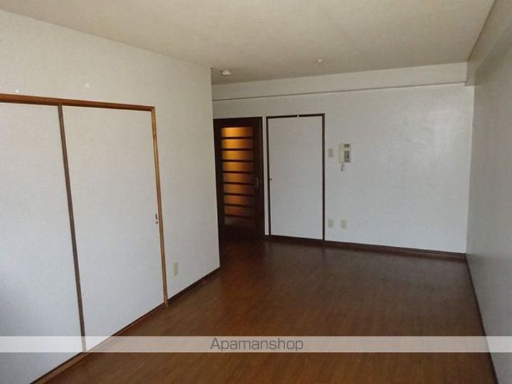 ヴェルハイツ206の居間