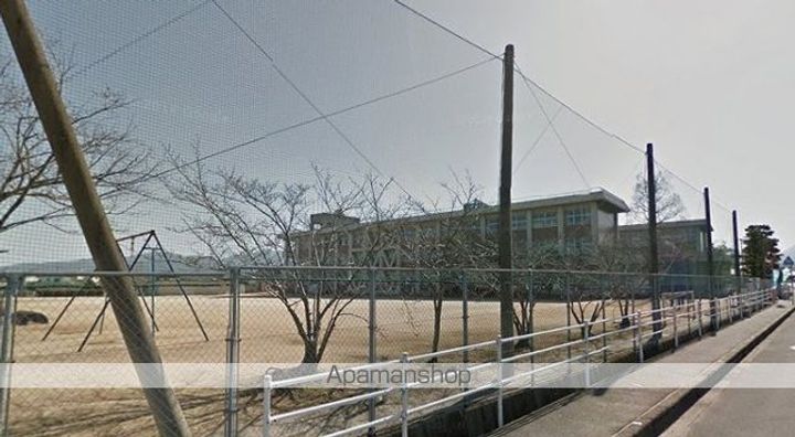 サンロベリア302の周辺