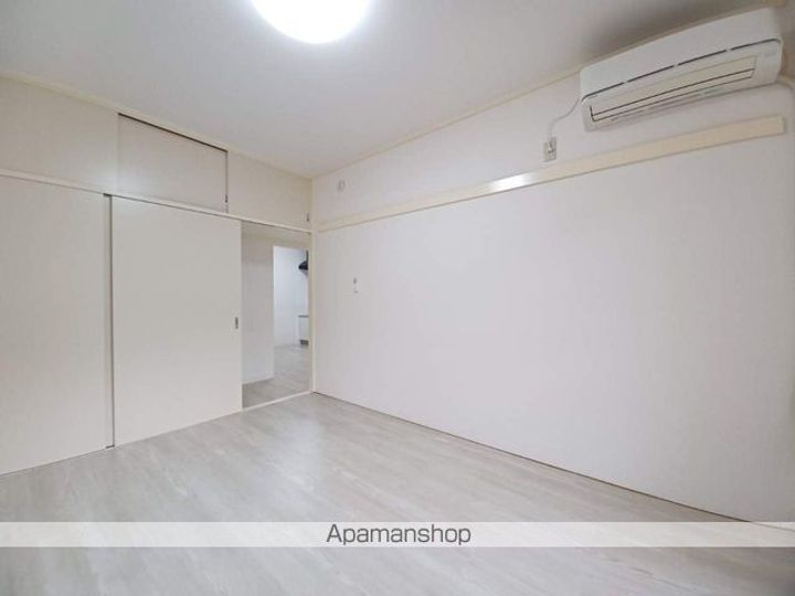 サバーブス根来の内装