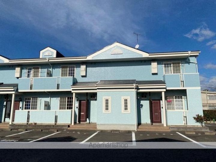 香川県高松市仏生山町甲の賃貸アパートの外観