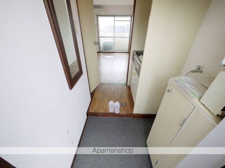 プレスイン駒場の玄関