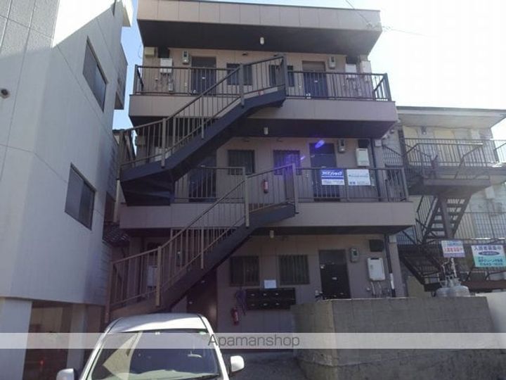 フローラルハウスの外観