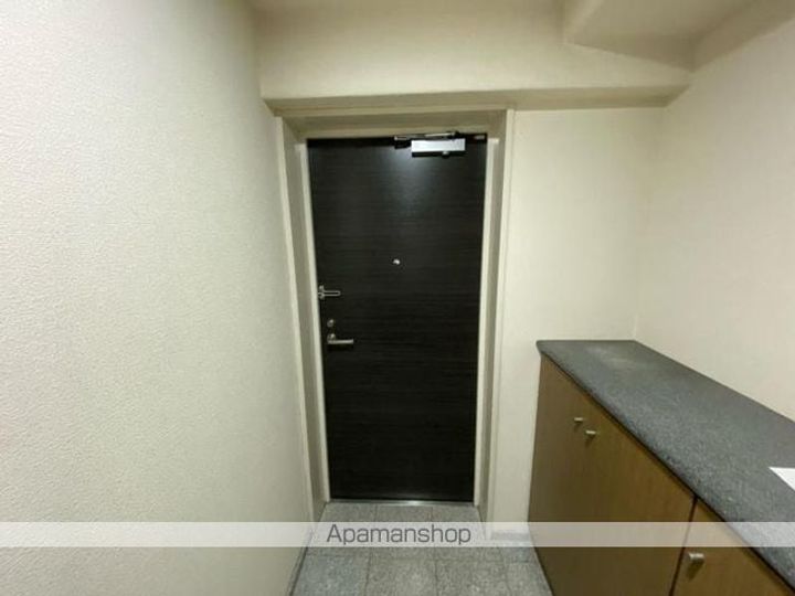 香川県高松市新北町の賃貸マンションの玄関