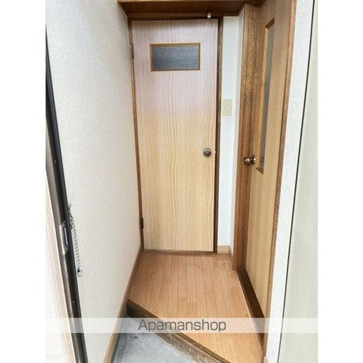 コーポ並木205の玄関