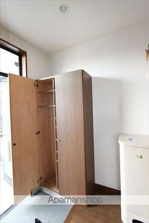 北海道網走市桂町5丁目の賃貸アパートの玄関
