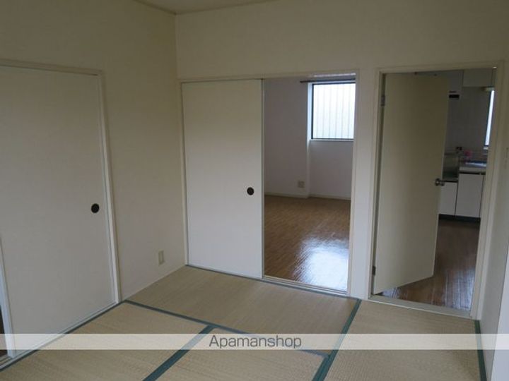 大阪府岸和田市土生町の賃貸マンションの内装