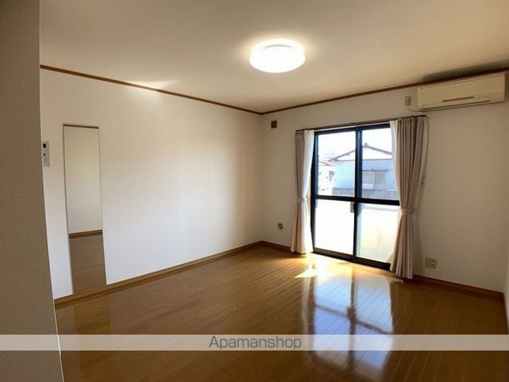 ラフォンテ・レパード2-202の居間