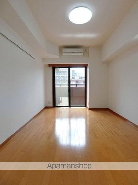 グランド・ガーラ西麻布7F-9の居間