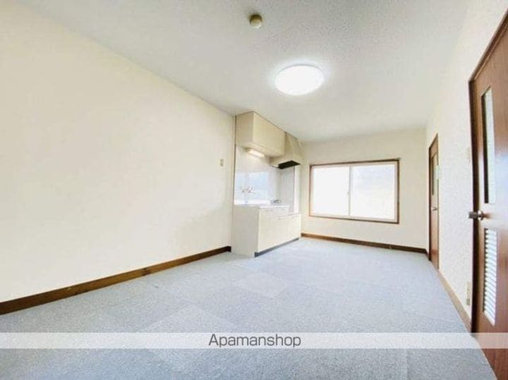 ハイデンス日吉Ⅰ306の居間