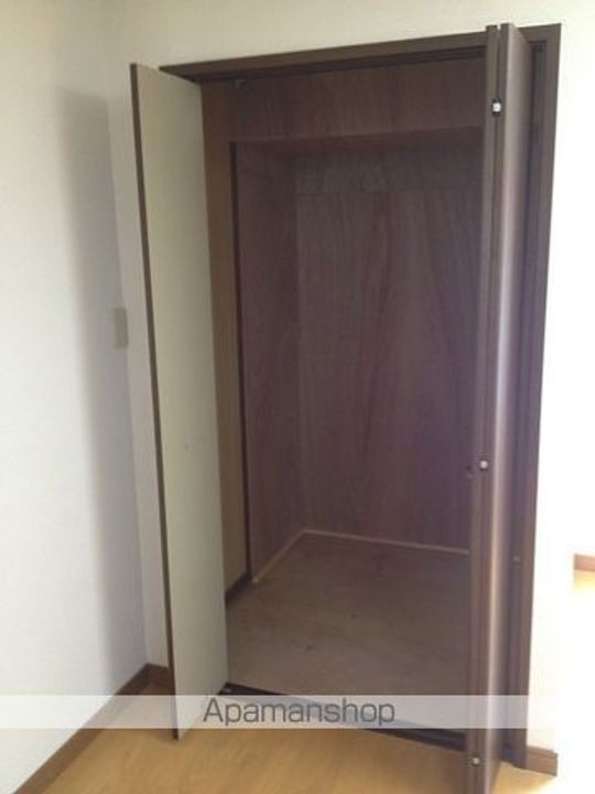 ロイヤルコーポ和泉鳥取201の内装