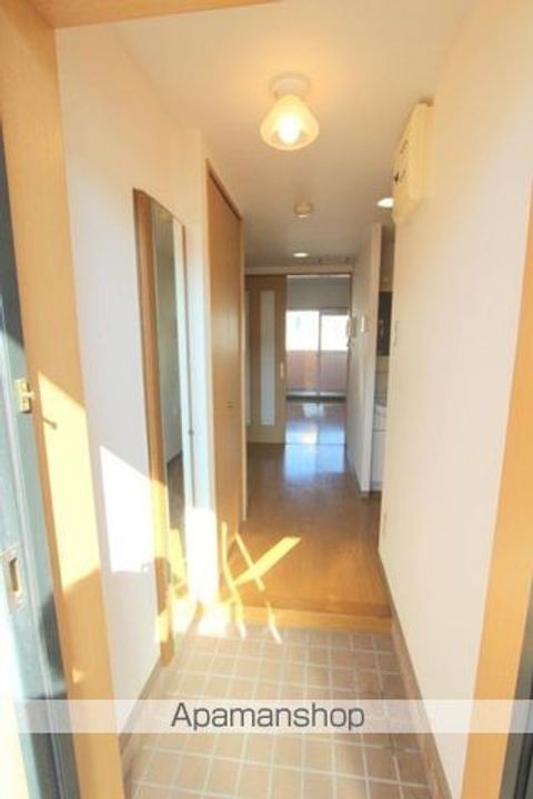 コンフォール・メゾン302の玄関