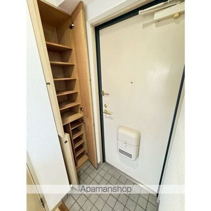 リベルナ三郷の玄関