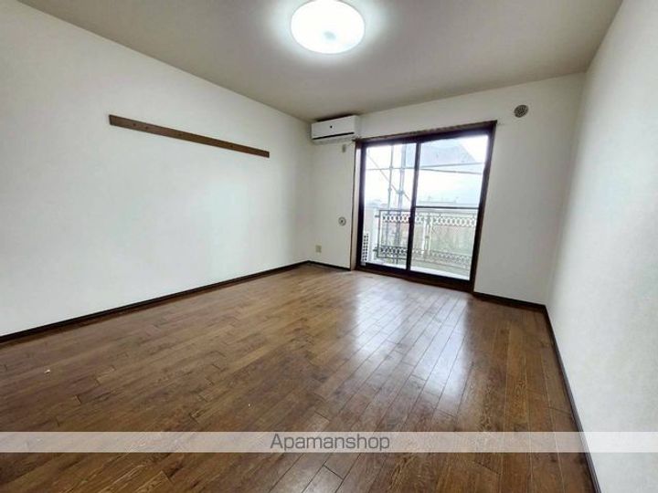 マンションリラの居間