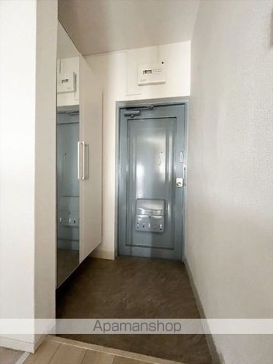 岡山県倉敷市神田2丁目の賃貸マンションの玄関