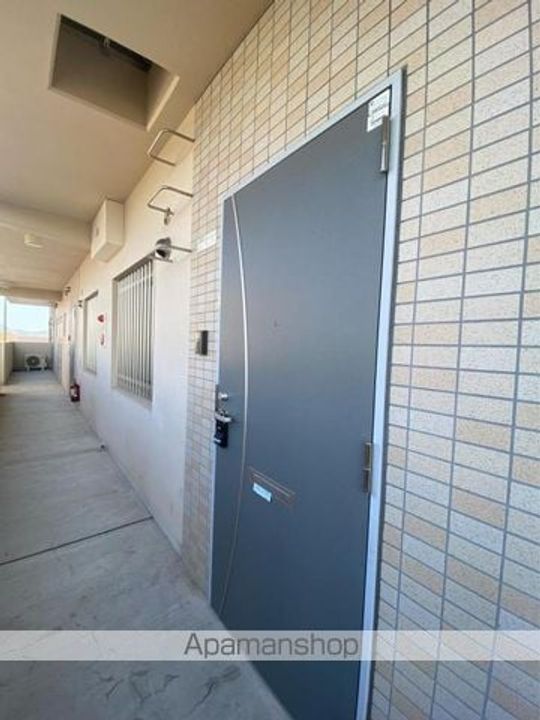 香川県高松市上林町の賃貸マンションの玄関