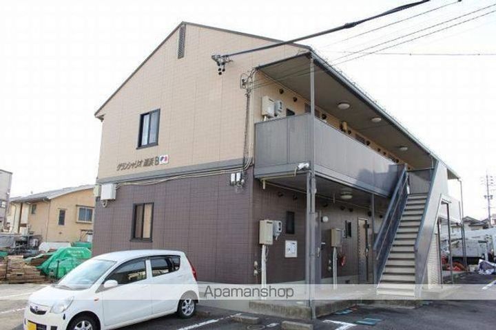 グランシャリオ湖浜B棟の外観