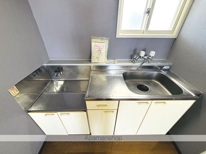 リバーサイド中の橋202のキッチン