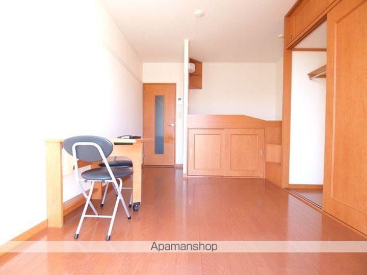 レオパレスマーガレット102の居間