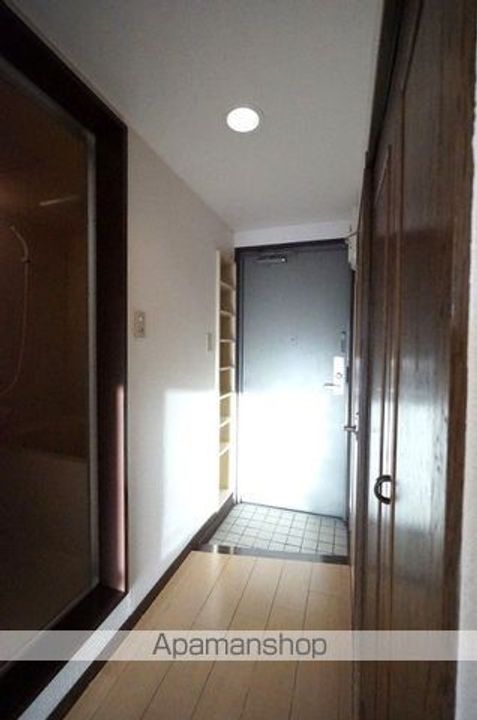 ロイヤルマンション大和町307の玄関