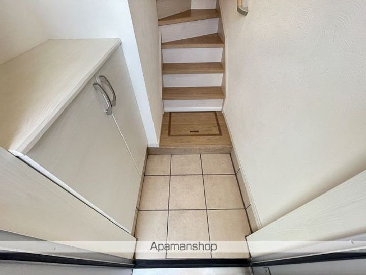 マーブル(MARBLE)201の玄関