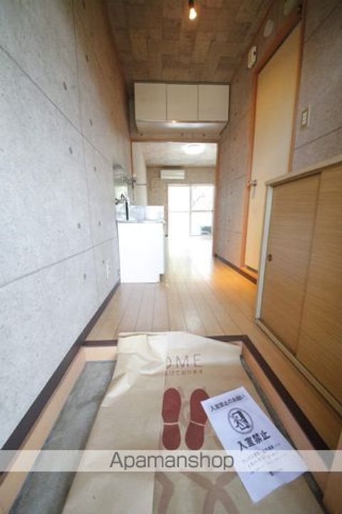 岡本ハイツ203の玄関