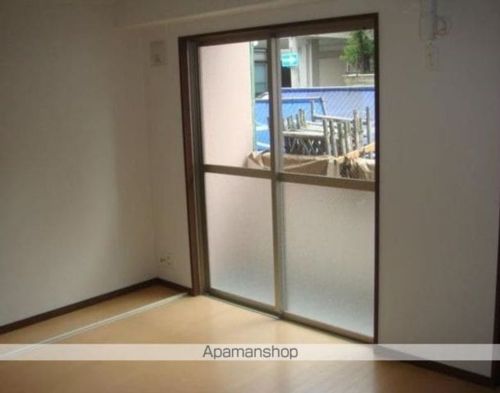 パルテール天王町の居間