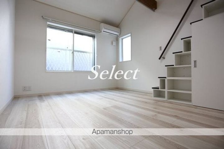 ハーミットクラブハウス横濱WISの居間