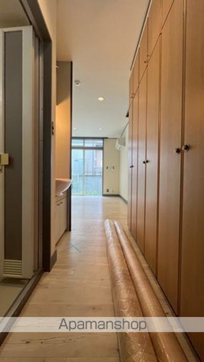 東京都八王子市椚田町の賃貸アパート101の玄関