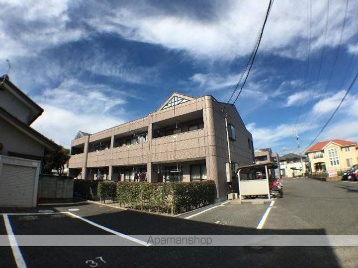 ティアラBの外観