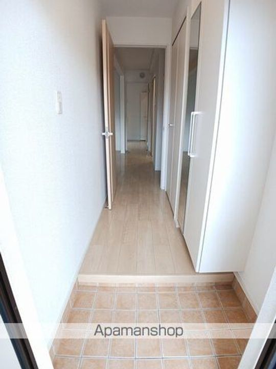 グランド・パレス ハヤシの玄関