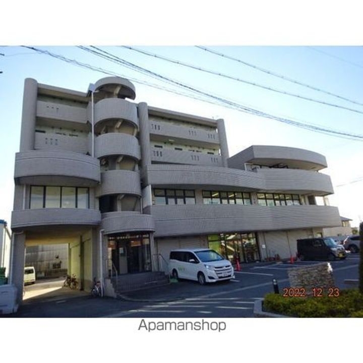 愛知県小牧市大字三ツ渕の賃貸マンションの外観