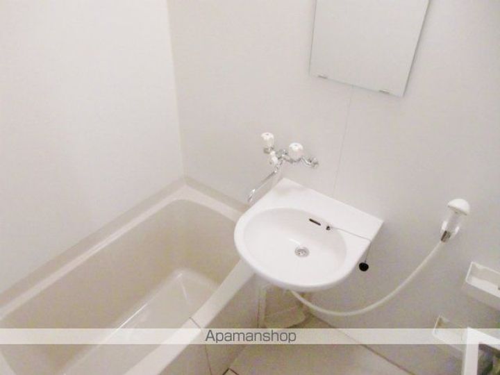 ともやプレイス207号室の風呂