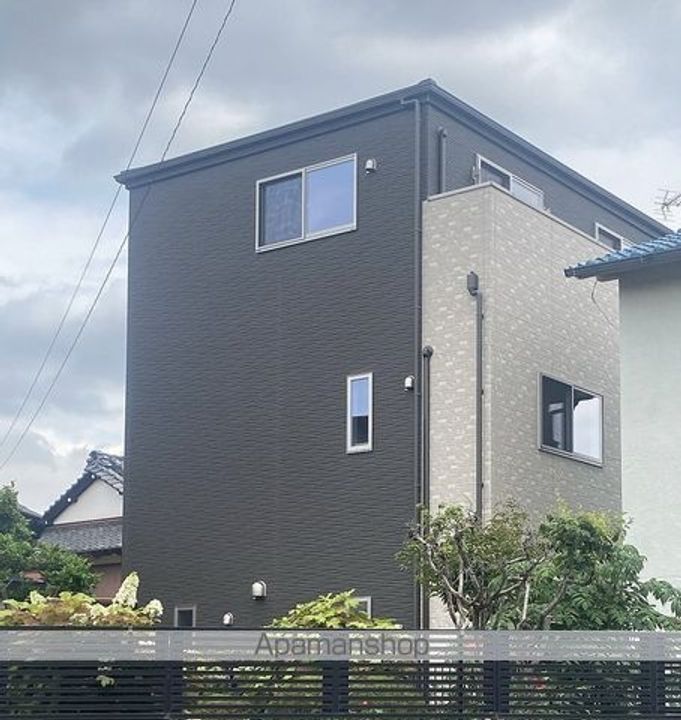 埼玉県三郷市幸房の賃貸アパートの外観