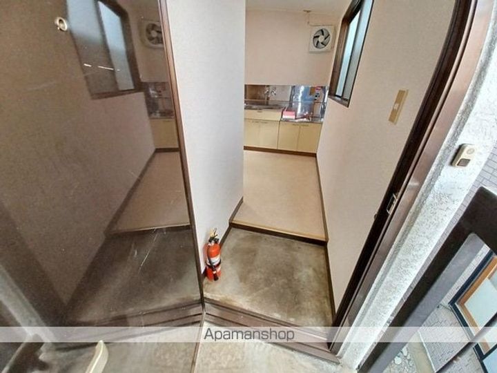 ハイツフルタ202の玄関