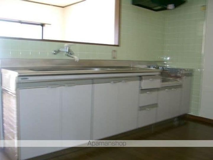 タウンズ谷川瀬305のキッチン