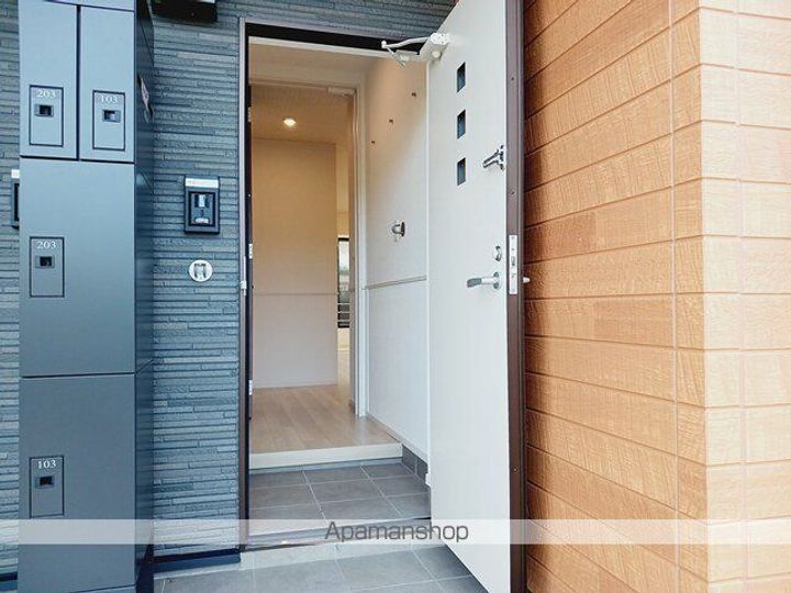 岐阜県岐阜市琴塚3丁目の賃貸アパートの玄関