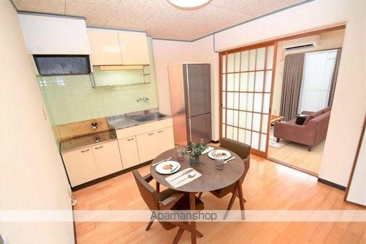 八代リバーサイドマンション402の居間