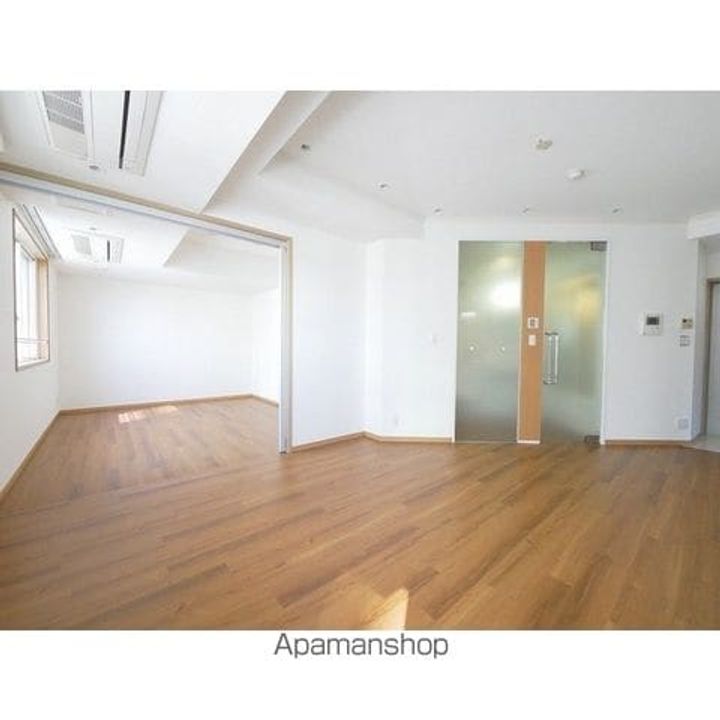 道玄坂スクエアの居間