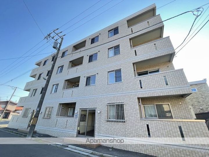 メープルコートネクスト301の外観