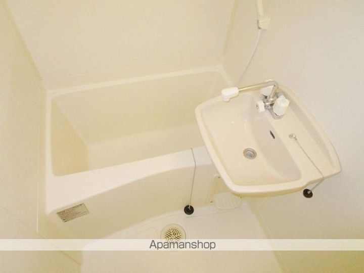 レオパレスエグランティーヌの風呂