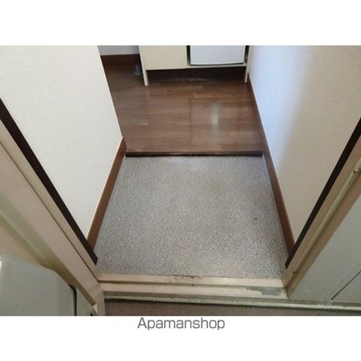 神奈川県川崎市多摩区三田1丁目の賃貸マンションの玄関