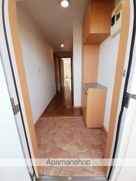 スプリングロードAKASAKAの玄関