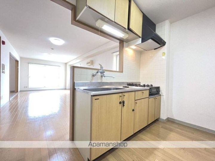 ガーデン人見の内装