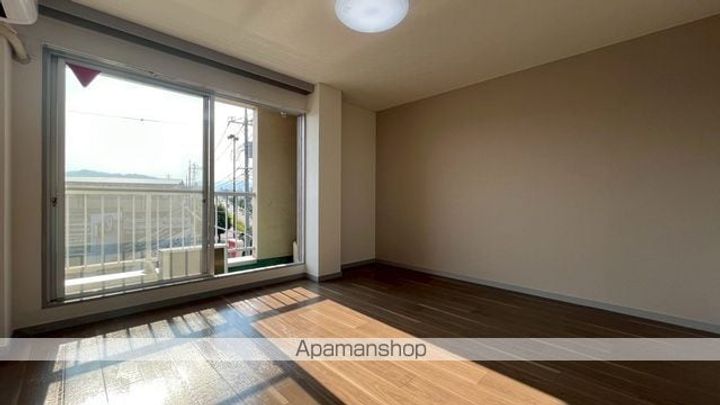 パルめじろ台西館の居間