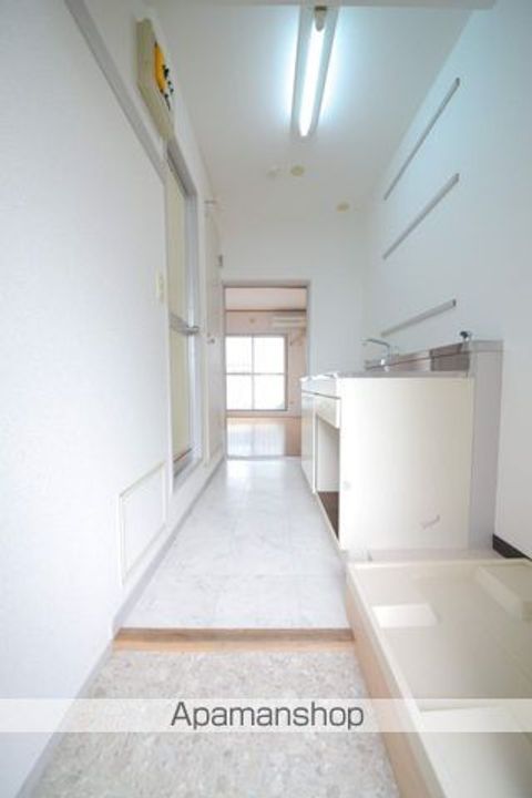 パークサイドかずみ105の玄関