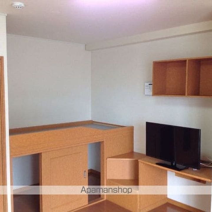 レオパレスレジーナ105の居間