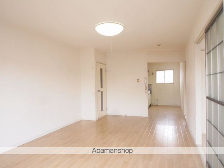 フレグランスKB102の居間