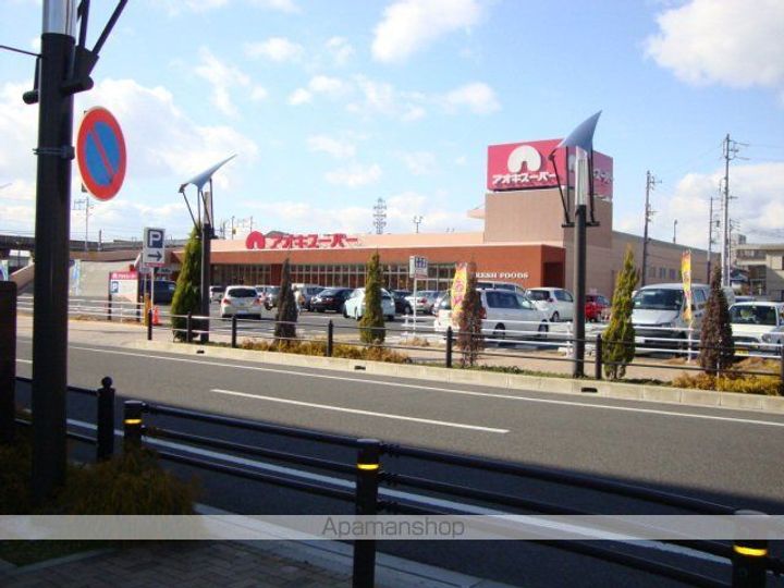 リヴィエール102の周辺