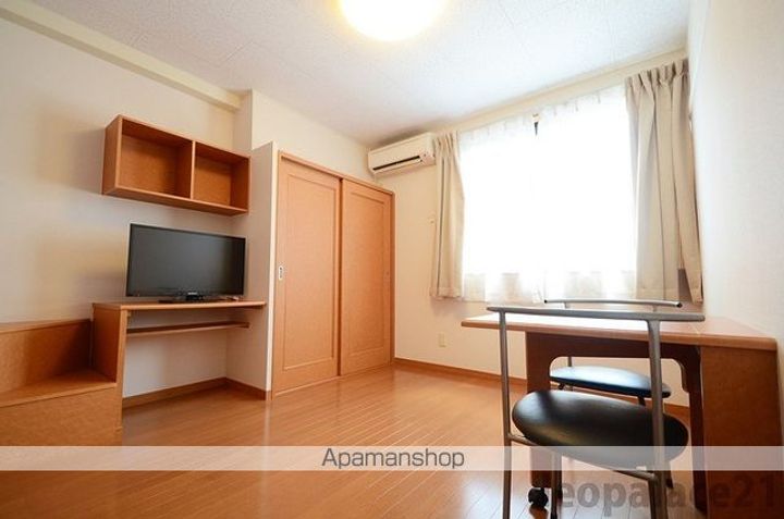 レオパレスCREST八島の内装